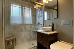 1052 Margret St, Des Plaines, IL 60016 - Photo 12