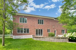 73 Locust Rd, Winnetka, IL 60093 - Photo 2