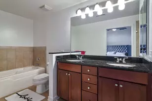 647 Metropolitan Way, Des Plaines, IL 60016 - Photo 14