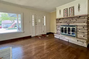 639 S 2nd St, West Dundee, IL 60118 - Photo 8
