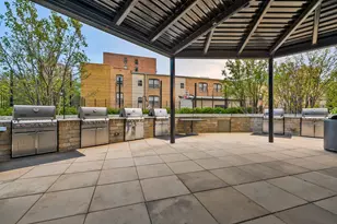 3930 N Pine Grove Ave, Chicago, IL 60613 - Photo 24
