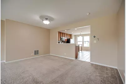2406 Neubauer Circle #14-3, Lindenhurst, IL 60046 - Photo 8