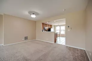 2406 Neubauer Circle, Lindenhurst, IL 60046 - Photo 8