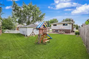 767 N Willow Rd, Elmhurst, IL 60126 - Photo 4