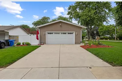 701 Kane Street, South Elgin, IL 60177 - Photo 2