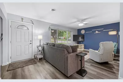 701 Kane Street, South Elgin, IL 60177 - Photo 6