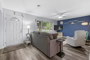 701 Kane St, South Elgin, IL 60177 - Photo 6