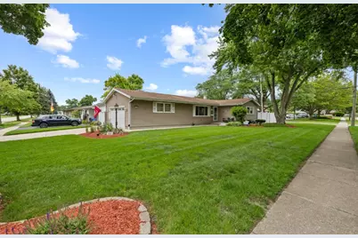 701 Kane Street, South Elgin, IL 60177 - Photo 1