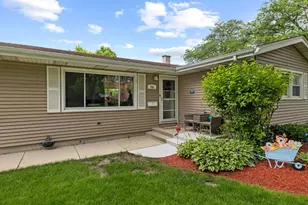 701 Kane St, South Elgin, IL 60177 - Photo 4