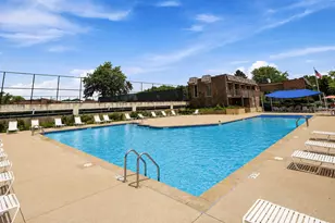 925 Spring Hill Dr, Northbrook, IL 60062 - Photo 16