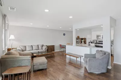 925 Spring Hill Drive #212, Northbrook, IL 60062 - Photo 4