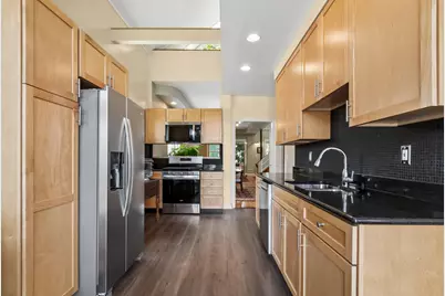 3013 N Racine Avenue, Chicago, IL 60657 - Photo 12
