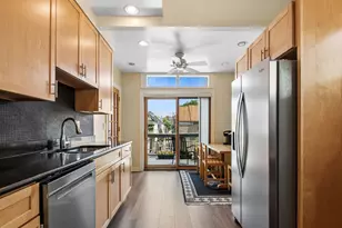 3013 N Racine Ave, Chicago, IL 60657 - Photo 10