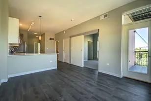 851 W Grand Ave, Chicago, IL 60642 - Photo 4