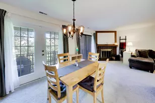 408 Sandhurst Cir, Glen Ellyn, IL 60137 - Photo 6