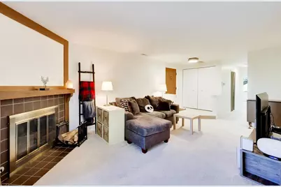 408 Sandhurst Circle #A, Glen Ellyn, IL 60137 - Photo 4