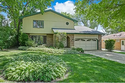 5631 S Elm Street, Hinsdale, IL 60521 - Photo 1