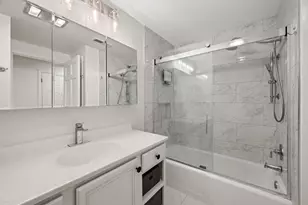 818 N Dearborn St, Chicago, IL 60610 - Photo 22