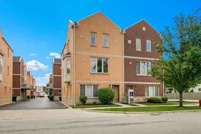8900 31st Street #18, Brookfield, IL 60513 - Photo 1