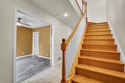 8900 31st Street #18, Brookfield, IL 60513 - Photo 2
