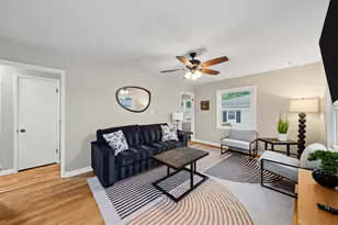 724 S New St, Champaign, IL 61820 - Photo 2