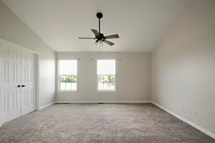 2429 River Oaks Ln, Rockford, IL 61102 - Photo 8