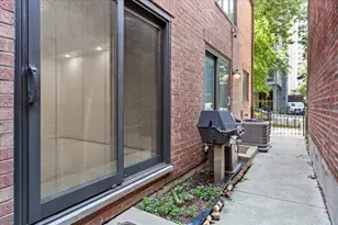 334 W Barry Ave, Chicago, IL 60657 - Photo 26