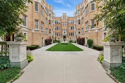 245 Washington Boulevard #2B, Oak Park, IL 60302 - Photo 1