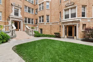 245 Washington Blvd, Oak Park, IL 60302 - Photo 2