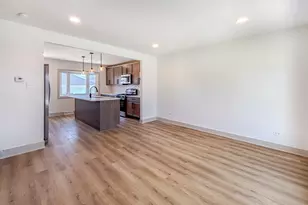127 N Cedar Ln, Glenwood, IL 60425 - Photo 6