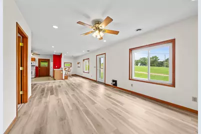 165 S Blackhawk Road, Oregon, IL 61061 - Photo 4