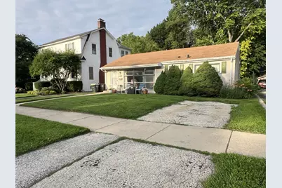 21 S Seymour Avenue, Mundelein, IL 60060 - Photo 2