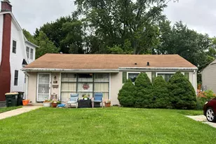 21 S Seymour Ave, Mundelein, IL 60060 - Photo 1