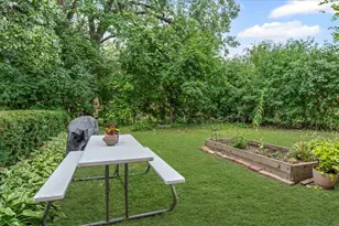 4836 Kirk St, Skokie, IL 60077 - Photo 18