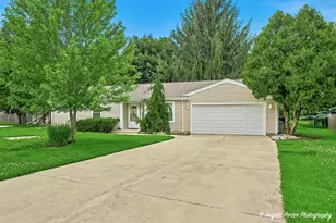 3287 Medford Ct, Island Lake, IL 60042 - Photo 2