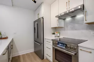 4170 N Marine Dr, Chicago, IL 60613 - Photo 14