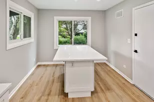 617 S Busse Rd, Mount Prospect, IL 60056 - Photo 6