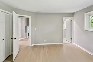 617 S Busse Rd, Mount Prospect, IL 60056 - Photo 10