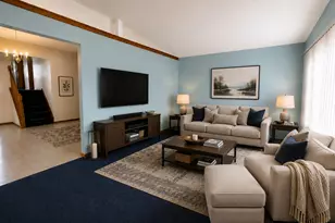 5708 W 64th Pl, Chicago, IL 60638 - Photo 2