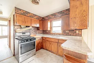 12927 S Saginaw Ave, Chicago, IL 60633 - Photo 6