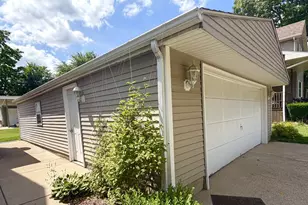 1203 6th St, Peru, IL 61354 - Photo 34