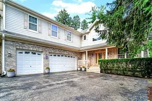 361 S Quentin Rd, Palatine, IL 60067 - Photo 2