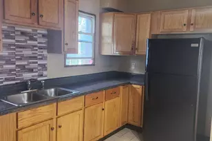 208 Illinois St, Joliet, IL 60436 - Photo 2