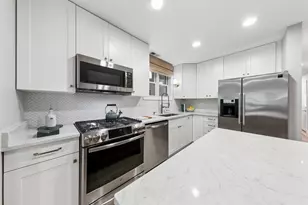 2555 N Southport Ave, Chicago, IL 60614 - Photo 10