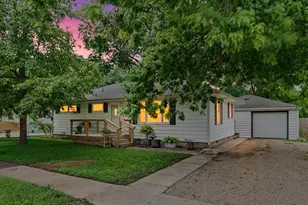 517 Stout St, Saint John, IL 61873 - Photo 2