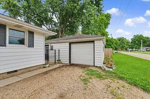 517 Stout St, Saint John, IL 61873 - Photo 26