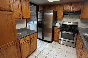 805 Bishop Ct, Schaumburg, IL 60194 - Photo 4