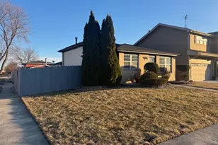 18143 Idlewild Dr, Country Club Hills, IL 60478 - Photo 2