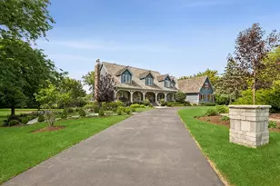 145 Clover Hill Ln, North Barrington, IL 60010 - Photo 2