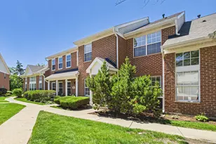 3 Charlotte Cir, Elmhurst, IL 60126 - Photo 2